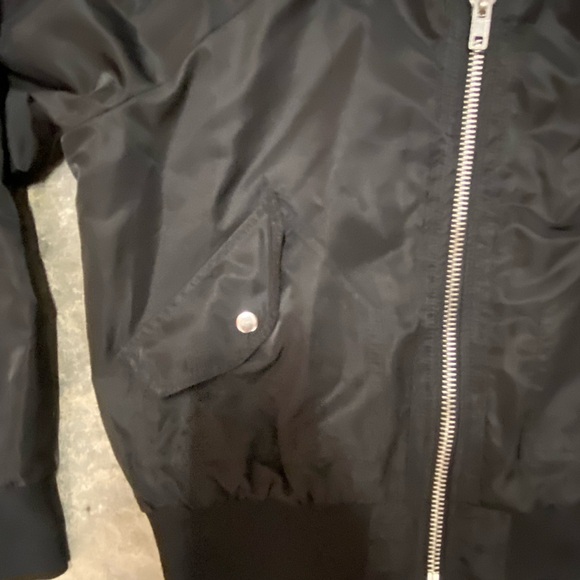 Free People Women XS Midnight Bomber Jacket Zip Pockets Classic Chic Lightweight - Picture 5 of 8